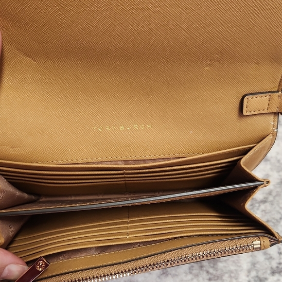 Tory Burch Gold Chain Tan Crossbody Bag - Picture 4 of 11